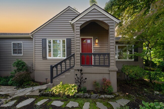 Building Photo - Charming and Well-Maintained Home in a Serene Neighborhood