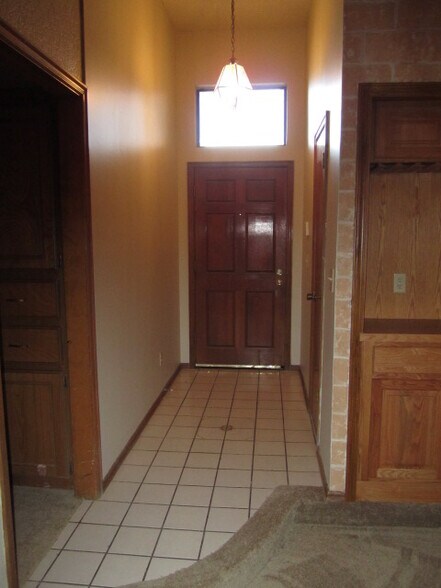 Building Photo - 600 Fire Light Dr