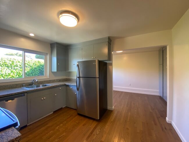 Building Photo - 2101 Trousdale Dr