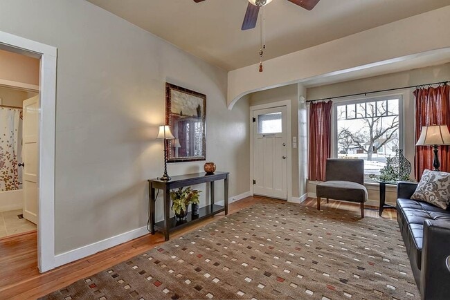 Building Photo - 216 N 19th St