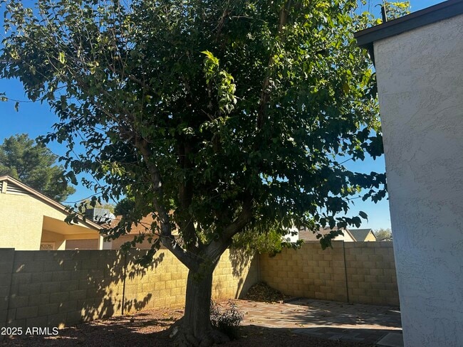 Building Photo - 4020 W Chama Dr