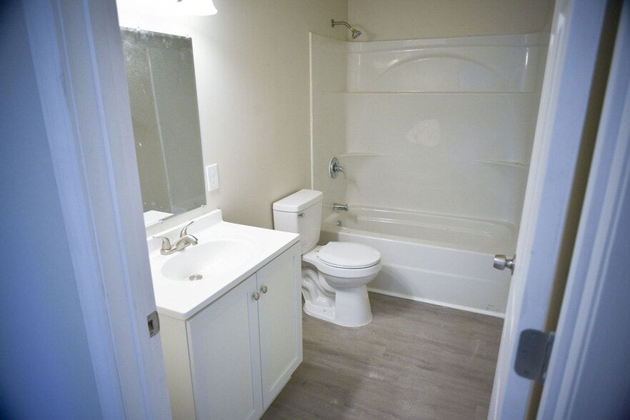 Building Photo - 1149 Lincoln Ave