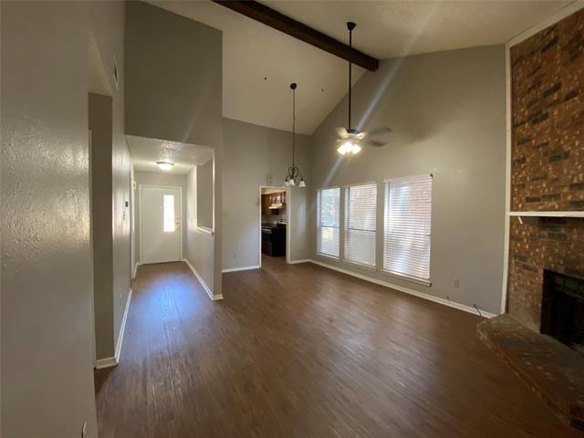 Building Photo - 914 Schulze Dr