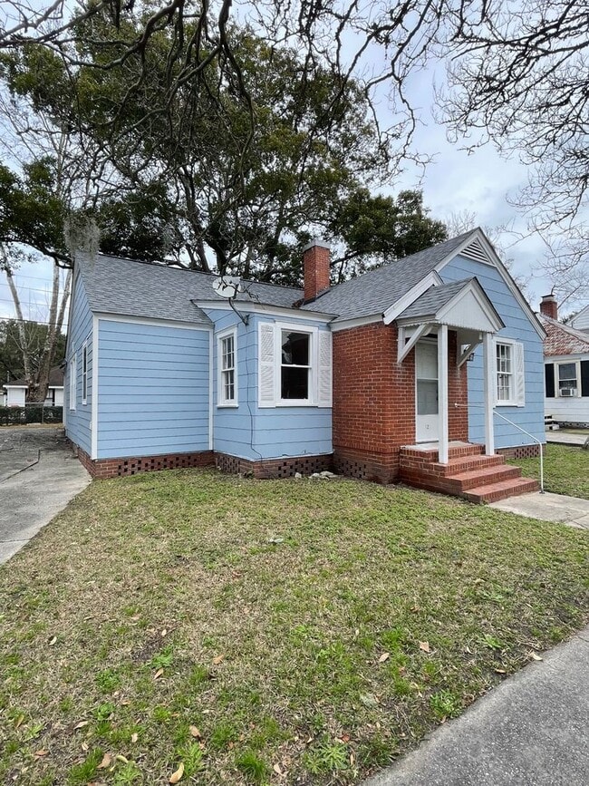 Building Photo - **REDUCED!! MIDTOWN BUNGALOW