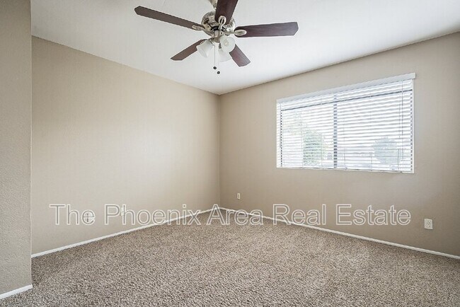 Building Photo - 850 S River Dr