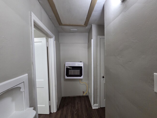 Building Photo - 802 N Dunlap St