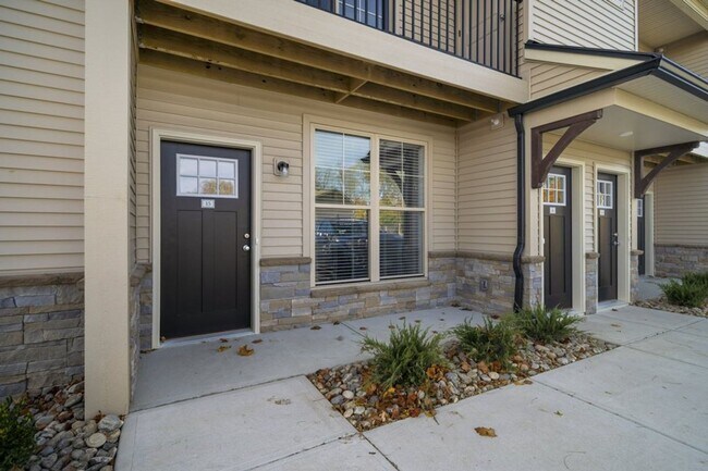 Building Photo - Second Floor, Two Bedroom with Private Ent...