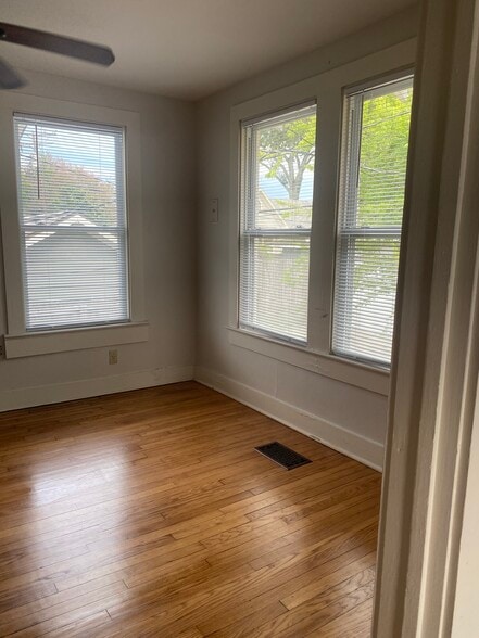 Building Photo - 2154 Olive St