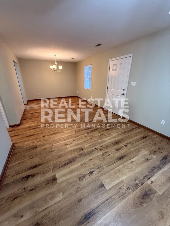 Building Photo - 1835 Elwyn Ave