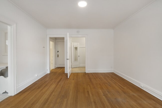 Building Photo - z-103125-Campus Apartments