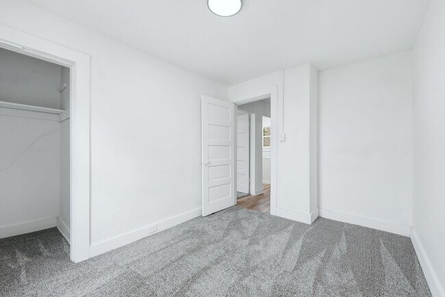 Building Photo - Charming 3BR with Garage & Updates