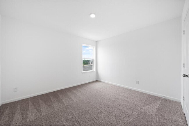 Building Photo - 305 Silent Meadow Run