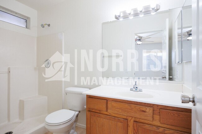 Building Photo - Freshly Updated Home with NO HOA