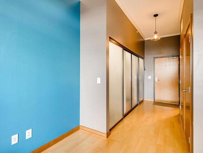 Building Photo - 15 E Franklin Ave
