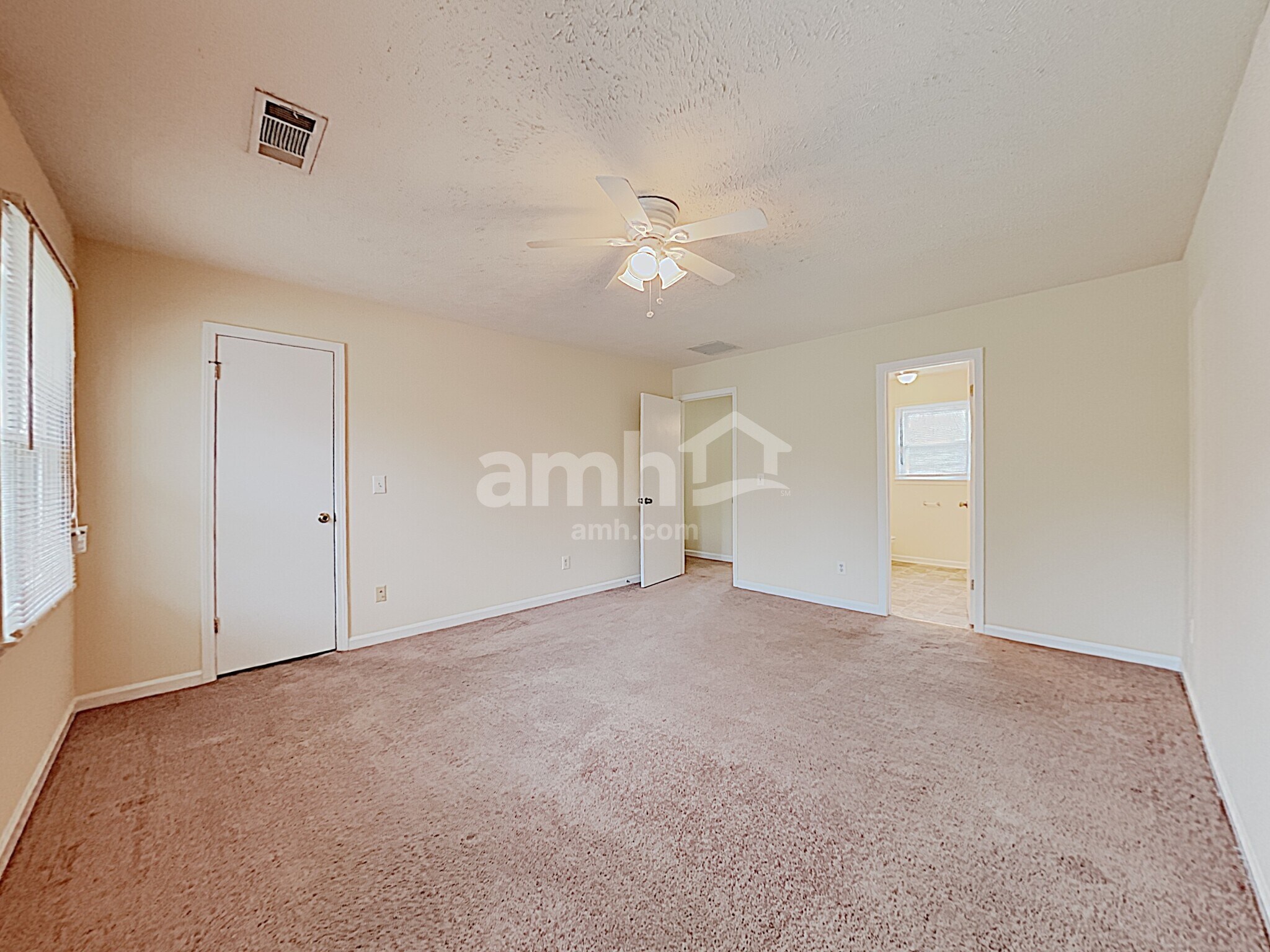 Building Photo - 4121 S Fork Dr