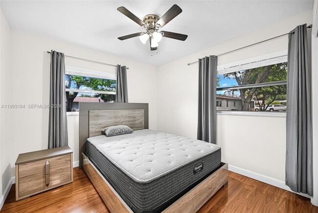 Building Photo - 2528 SW Natura Blvd