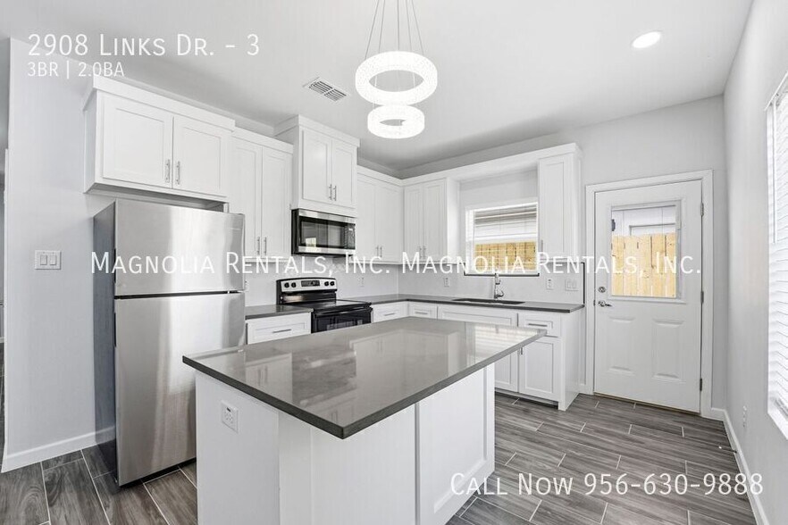 Building Photo - 2908 S Links Dr