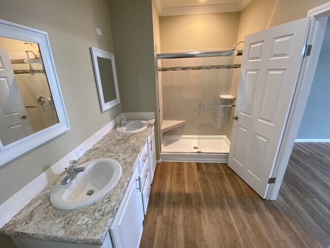 Building Photo - 5307 Camelot Dr E