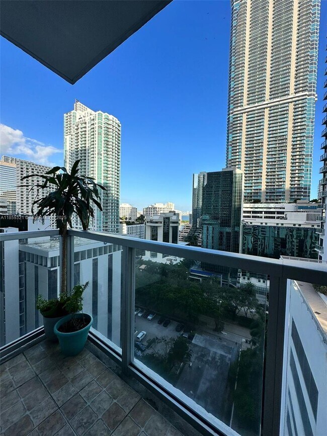 Building Photo - 1050 Brickell Ave