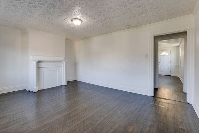 Building Photo - Available MAY 2026 - Beautiful 2 bedroom home in Mt Washington!