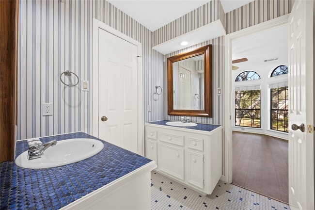 Building Photo - 18227 Longmoor Dr