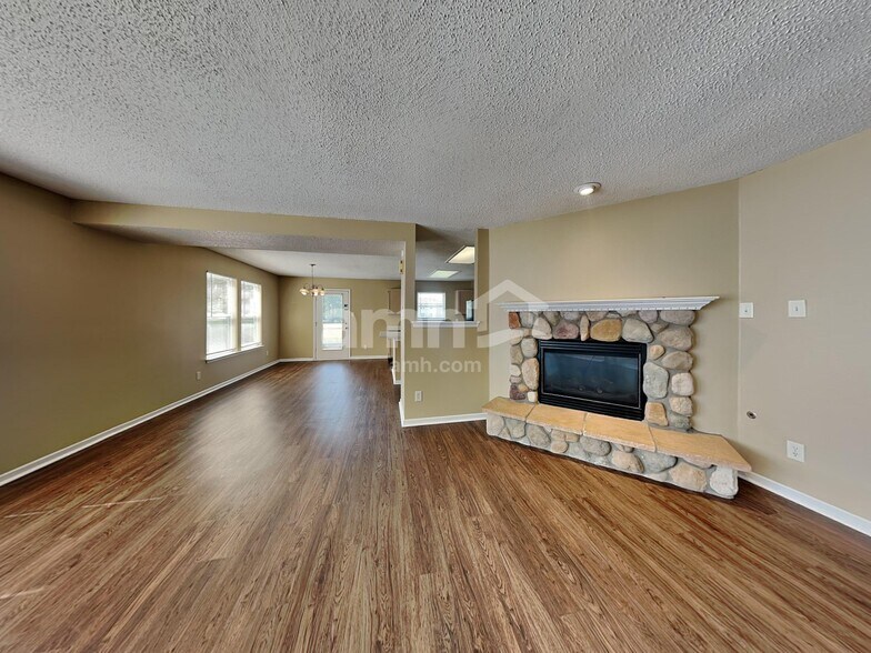 Building Photo - 14324 Orange Blossom Trail