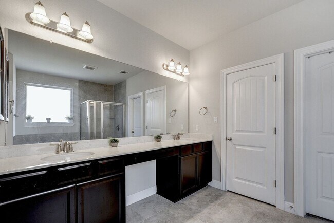Building Photo - 5813 Viejo Dr