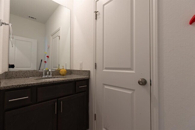Building Photo - 2332 Giona Pl