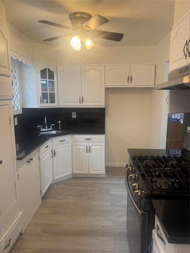 Building Photo - 2148 E 69th St