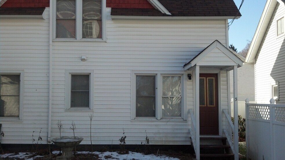 Building Photo - 35 Ford Ave