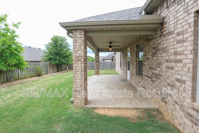 Building Photo - 3505 SW Cranbrook Ave