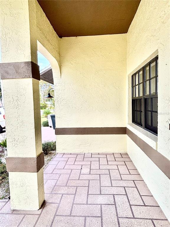 Building Photo - 17 Fenwick Ln