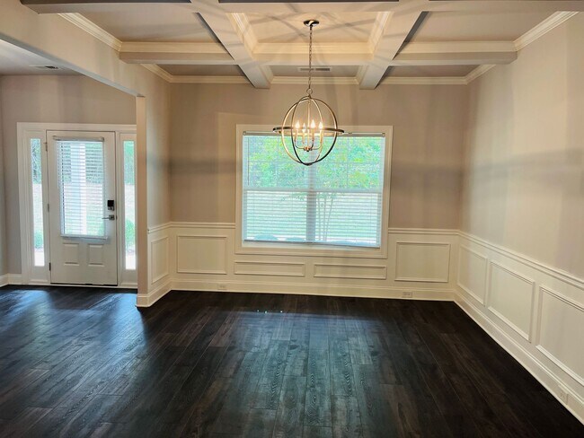 Building Photo - ***MOVE IN SPECIAL*** Wow! Perfect 4 bedro...