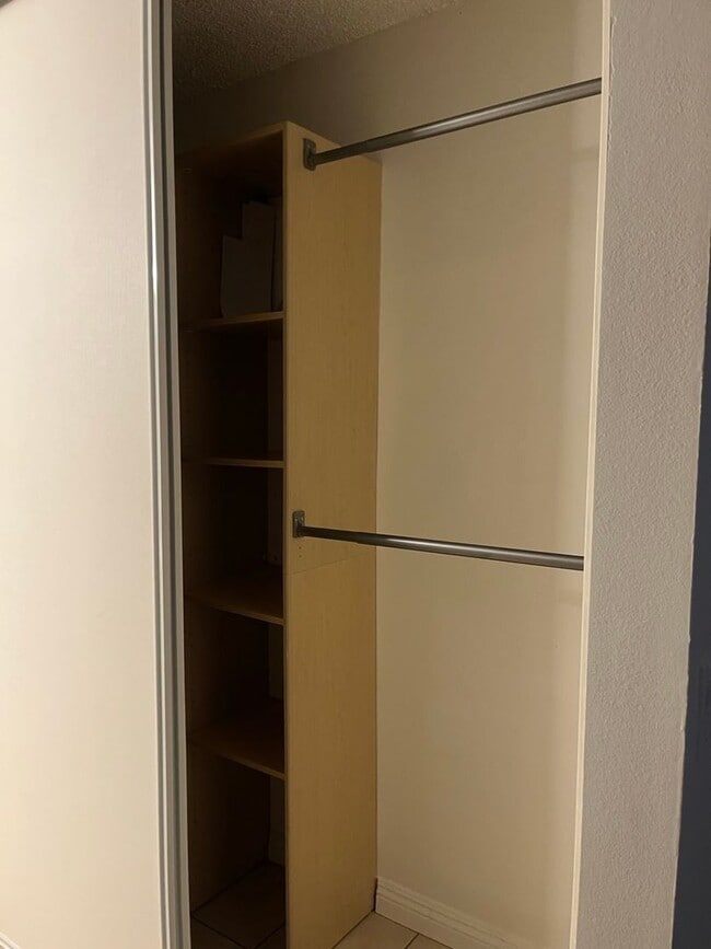 Building Photo - Spacious 2-Bedroom Condo on the First Floo...