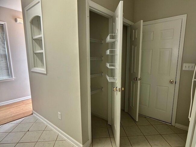 Building Photo - 157 Woodson Dr