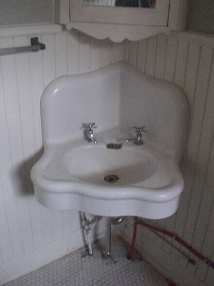 sink - 1440 Cook St