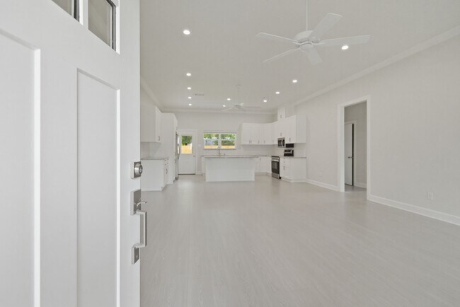 Building Photo - 3418 Shadowcrest Ln