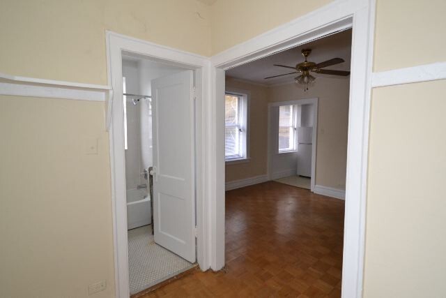 Building Photo - 653 W Belmont Ave