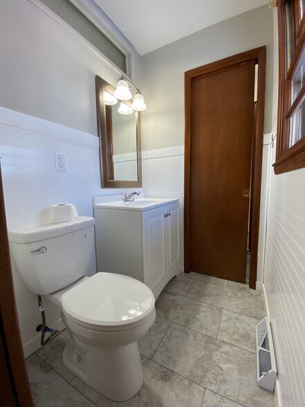 Building Photo - 5425 NW 66th Ave