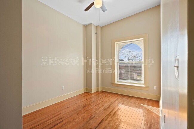 Building Photo - 4244 Chouteau Ave