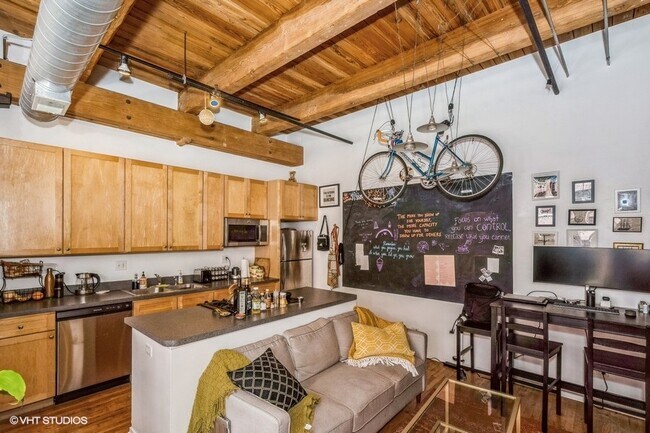 Building Photo - 625 W Jackson Blvd