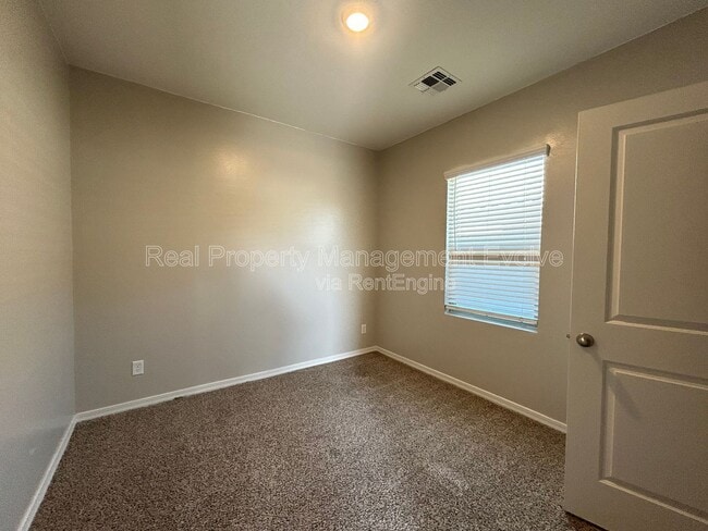 Building Photo - 6511 W Magdalena Ln