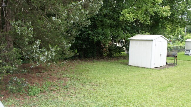 Building Photo - A Great Starter Home for rent Just For YOU!