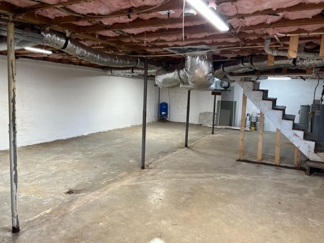 Full basement - 163 Duke Rd