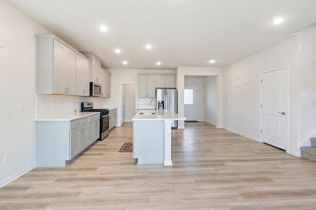 Building Photo - Perfect Mebane rental with 5 bedrooms and ...
