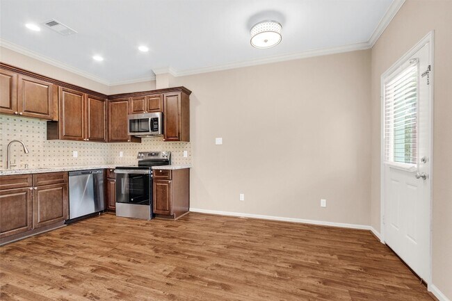 Building Photo - 26152 Avenue E