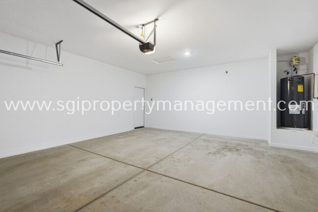 Building Photo - 25489 W Fraktur Rd