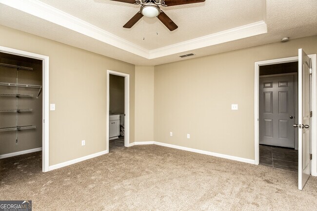 Building Photo - 831 Rosewood Cir