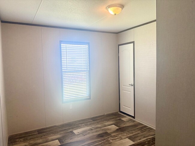 Building Photo - 150 Private Road 1610