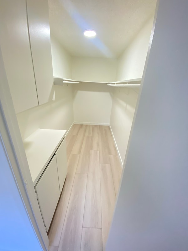 Building Photo - 14942 Burbank Blvd